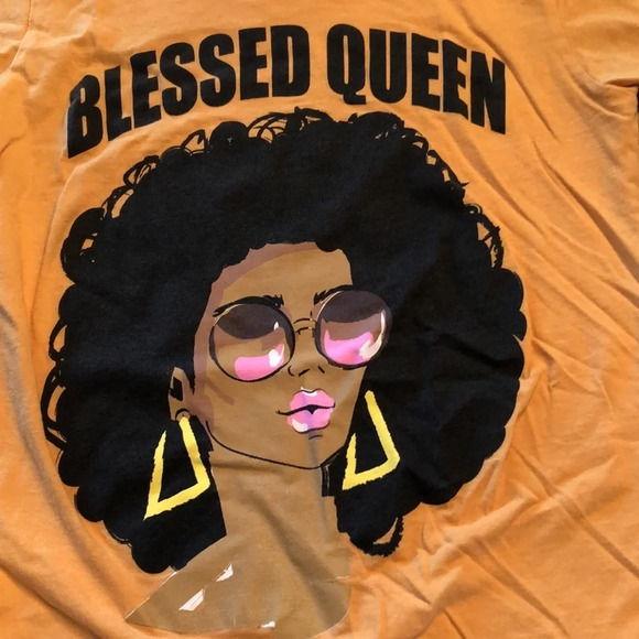 Blessed Queen Tee Shirt Small - Picture 5 of 6